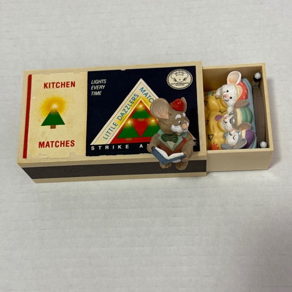 Vtg 1984 Hallmark Matchbook Mice Christmas Decoration Music Box - Picture 3 of 15